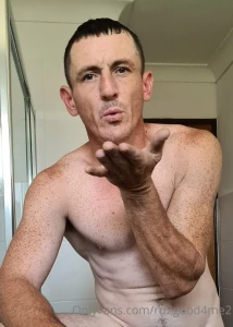 Hope you all had or gonna have a great monday make sure u touch