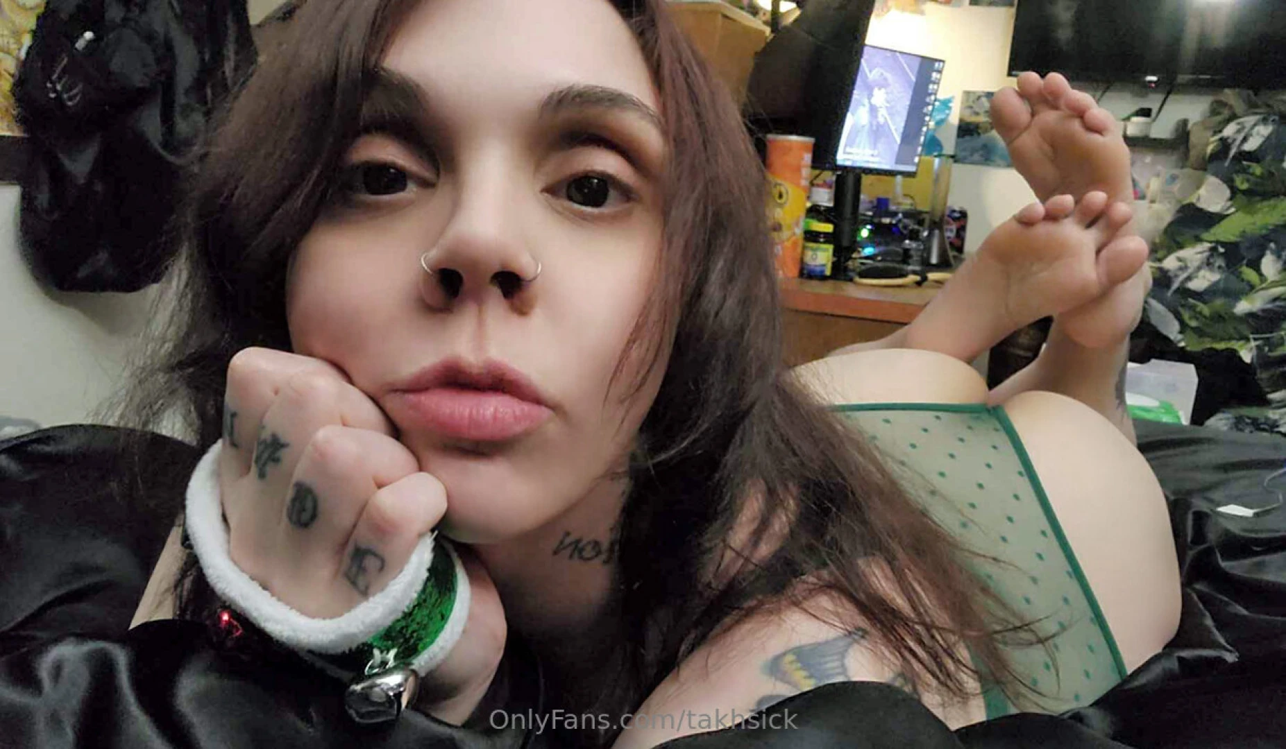 More back stuff comin innnnn gimme some time to answer messages lil part 8 