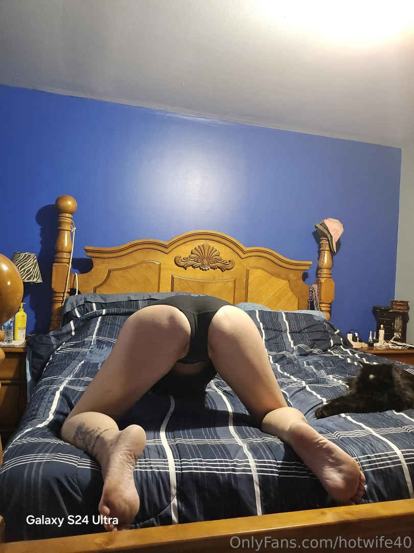 Good afternoon to all my sexy and lovely fans and creators who wanna 