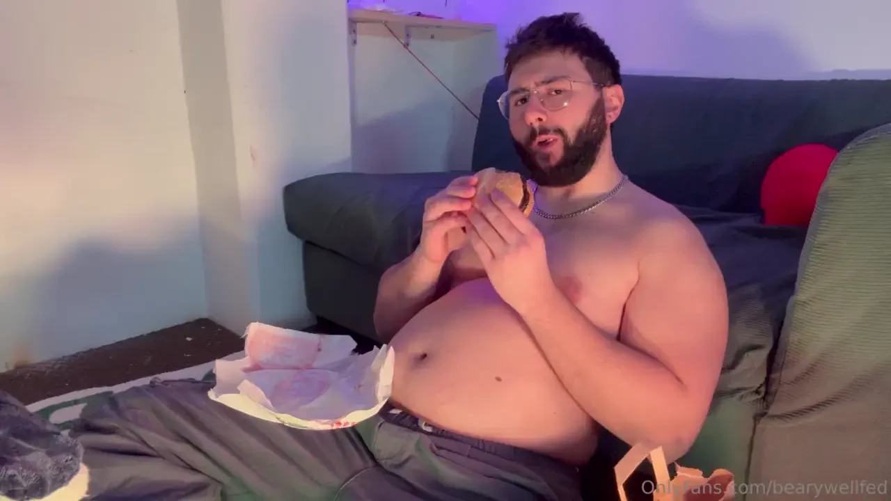 Stuffing myself in my study break before lunch 