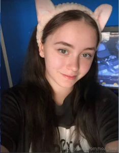 Free subscription leraloveme slutty cutie leraloveme loves to shake in part 46