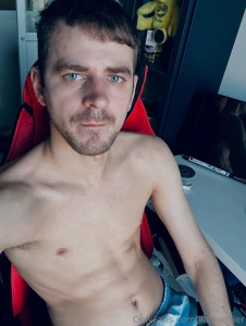 What great weather to give me an excuse to get naked wanna see my 9 er