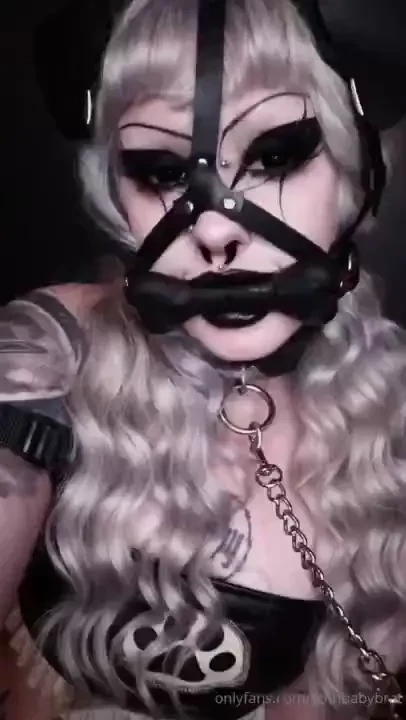 Puppycunt in need of a violent fuck 