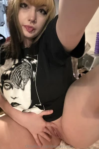 Hellooo i m back home soo i ll be back on my normal posting schedule part 3