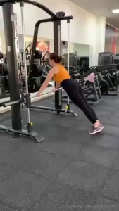 It was my trainer who filmed me in the gym while i was pumping my
