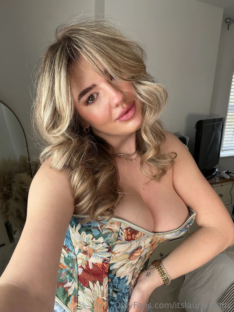 I love my new corset so much part 1 