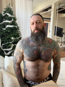 Need a warm furry meat blanket i m your man