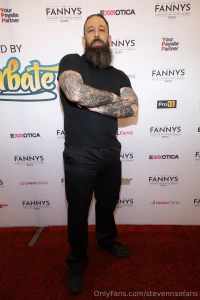 Sfw photo dump from exxxotica this weekend part 4