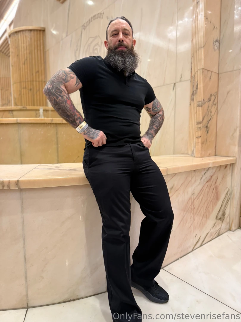 Sfw photo dump from exxxotica this weekend part 2 