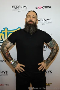 Sfw photo dump from exxxotica this weekend part 1