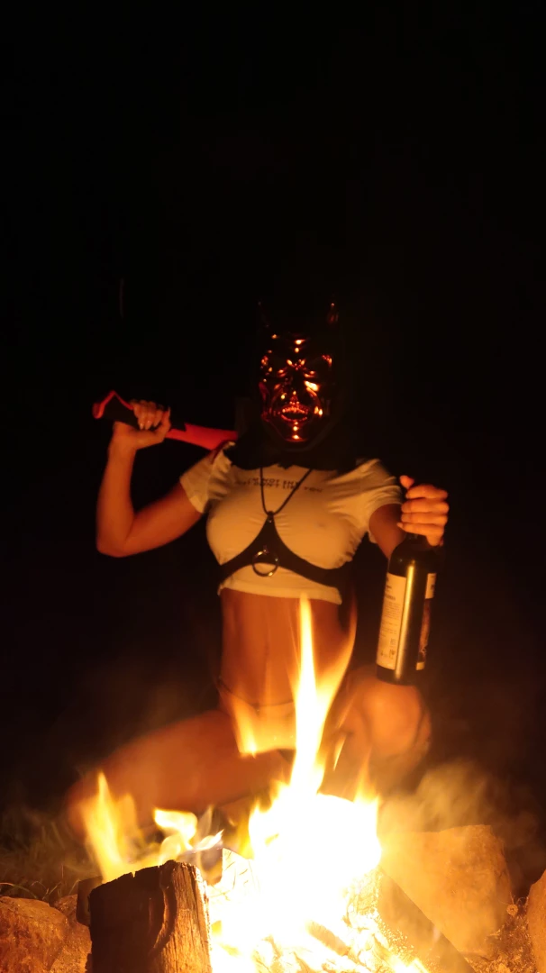 Halloween is coming should we do something fireyyy together 