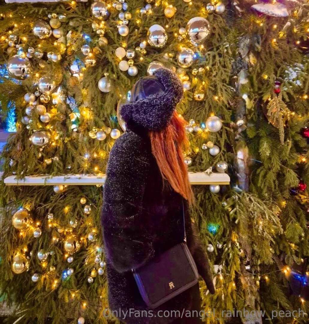 I love snow and i really love winter but only holidays 