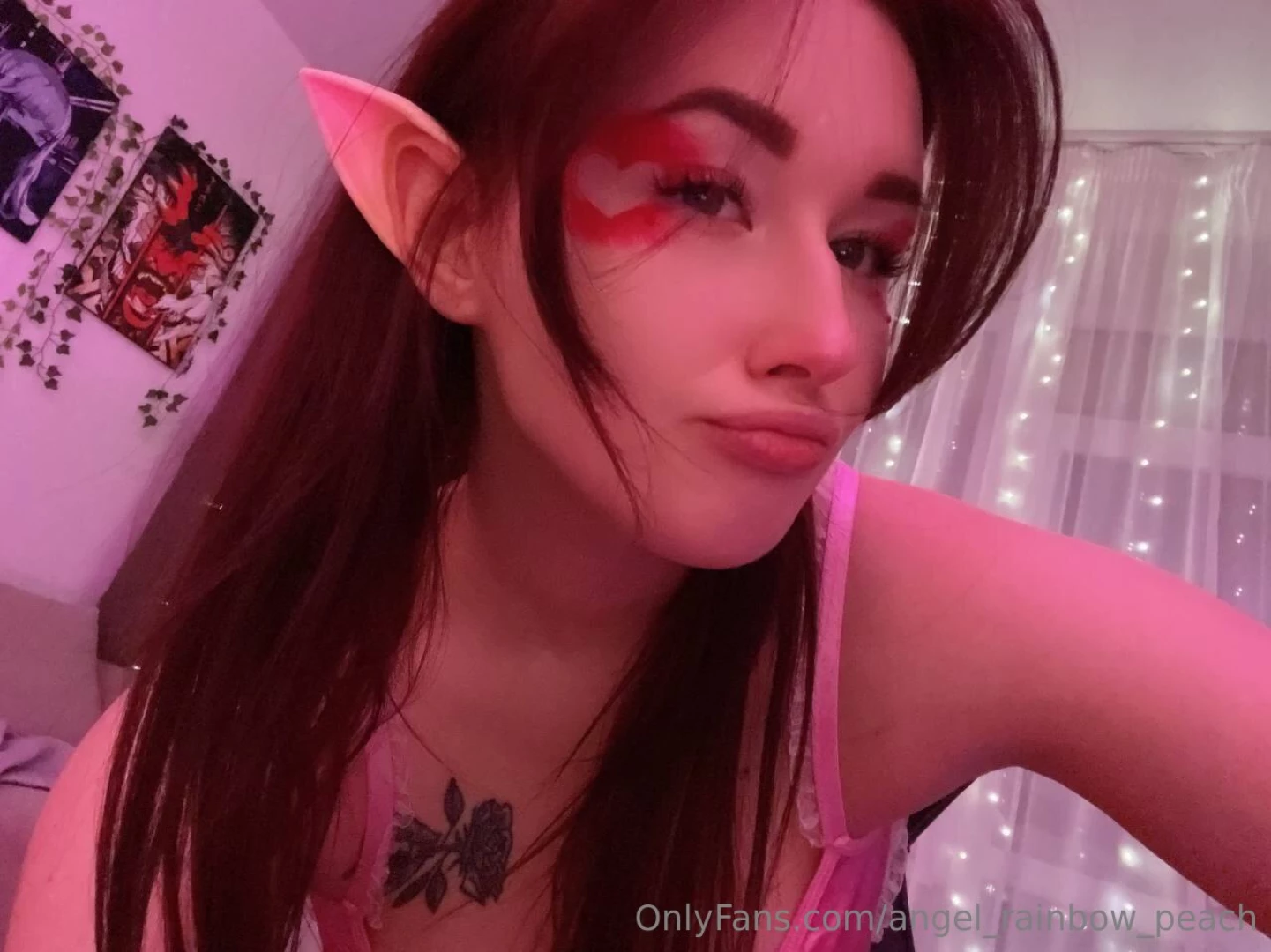 A mysterious elfess ready to reveal her secrets only to those who are part 1 