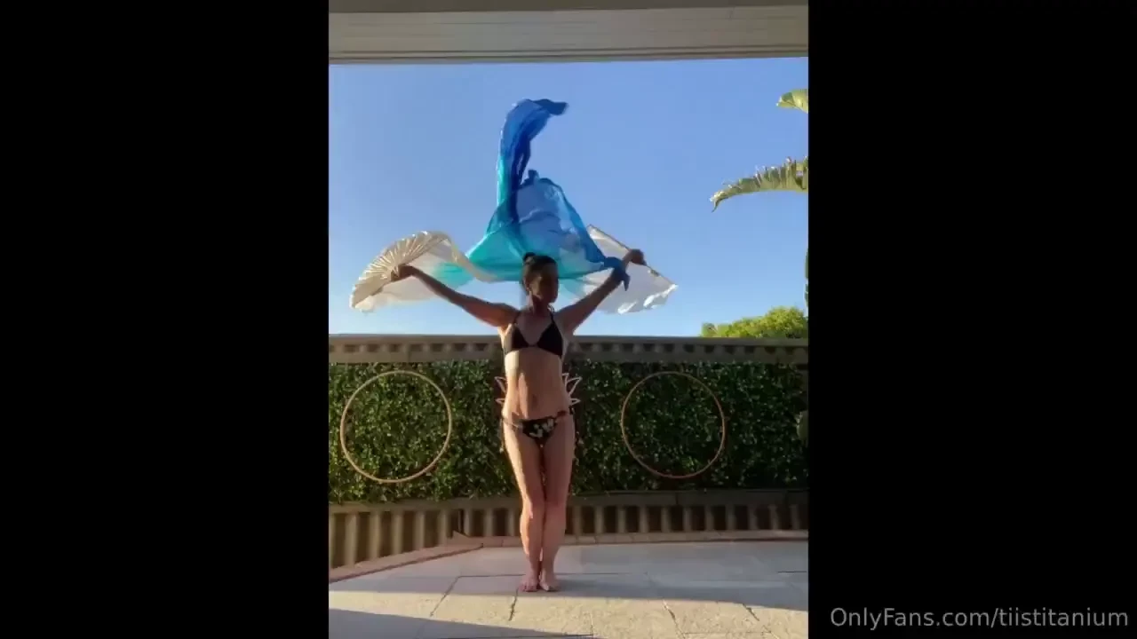 A sunset flow session where i end up taking my clothes off it was 