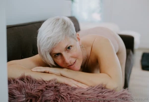 What should i wear to entice you today drop your suggestions in my