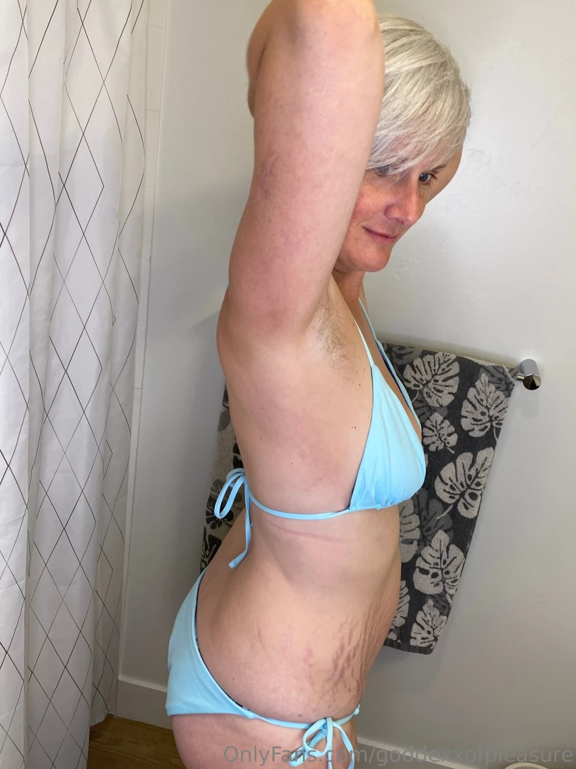 I want to know your thoughts what s your biggest turn-on don t be shy 