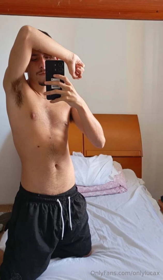 Hairyhotari this alpha daddy needs a horny bitch to put her at his 