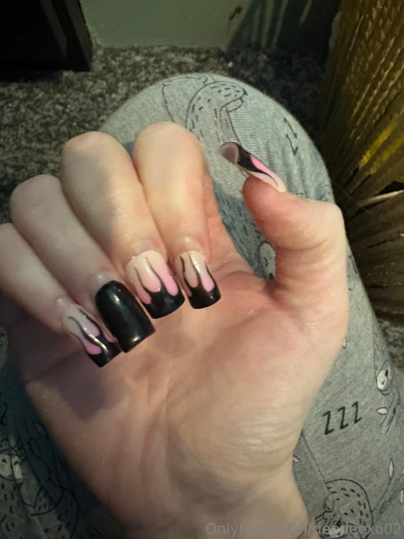 Who wants to treat me to new nails for valentine s day 