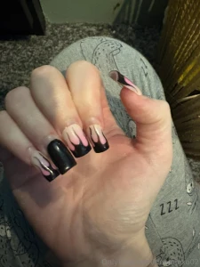Who wants to treat me to new nails for valentine s day