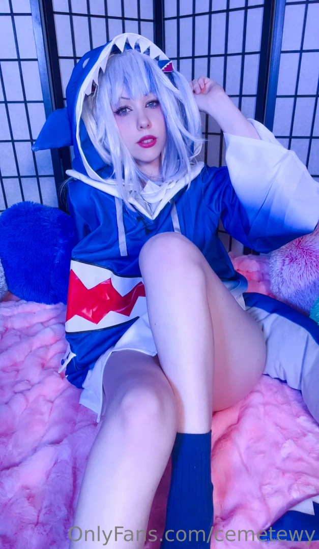I m so obsessed with this outfit that i took the time to style the wig 