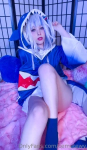 I m so obsessed with this outfit that i took the time to style the wig