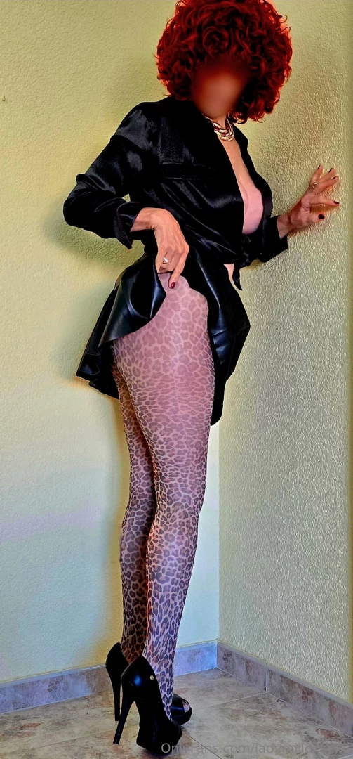 Mature bold and sensual beauty the perfect balance between experience 