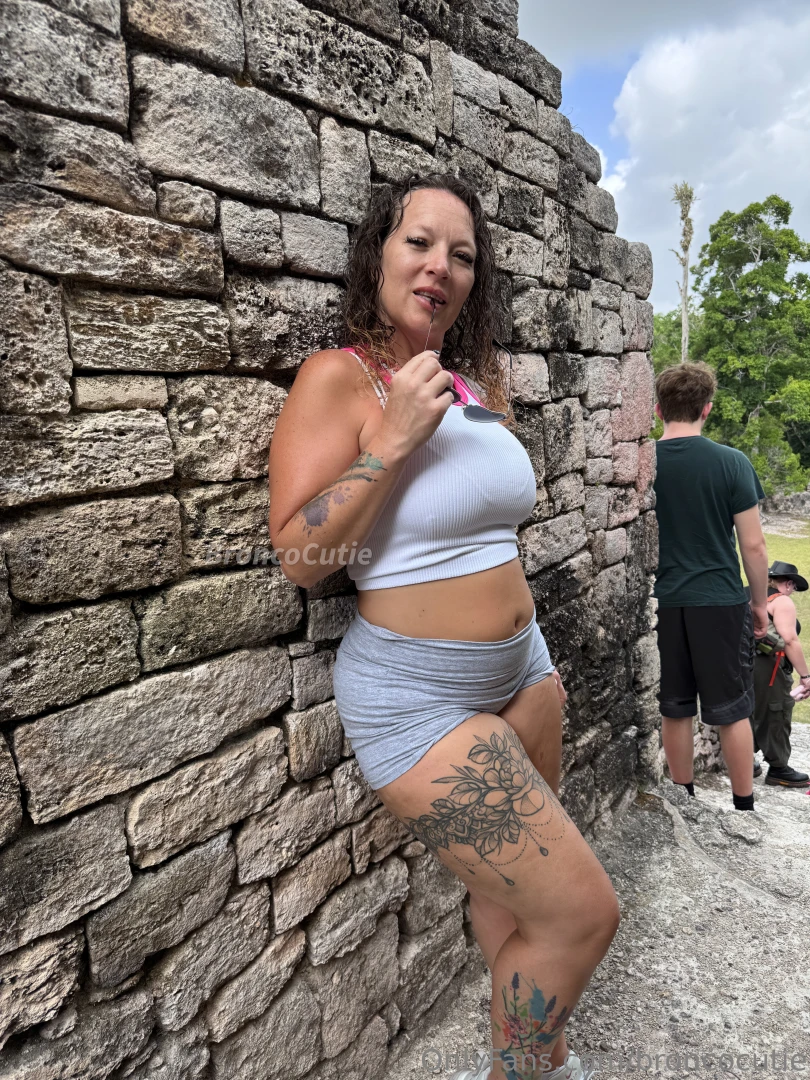 My vips get to see the uncensored version of me want in join now 