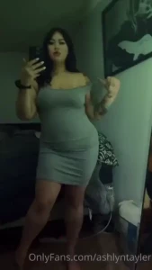 Anyone into thick alt moms