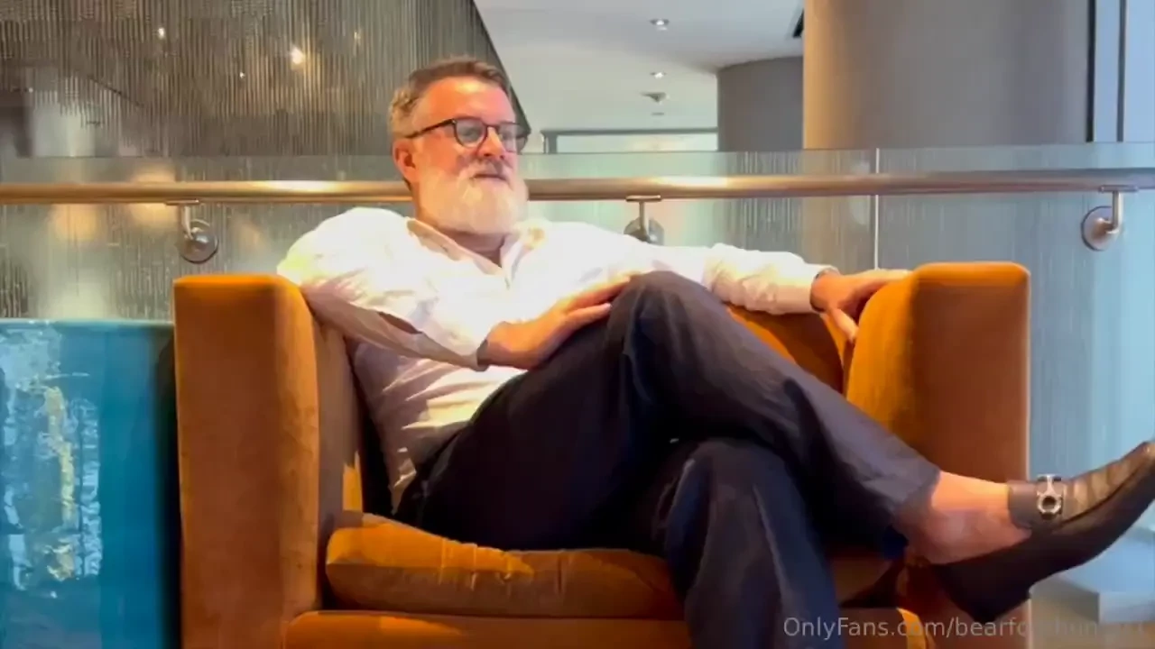 Sir was cruising seattle_dad in my hotel lobby and when we went 