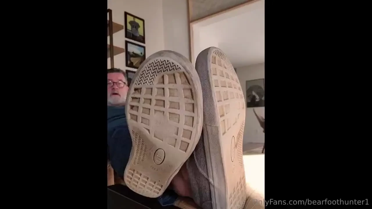 This is it this is the slip-on giveaway vid the subscribers who leave 
