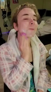 Happy sissy sunday i recorded a silly quick get ready with me video