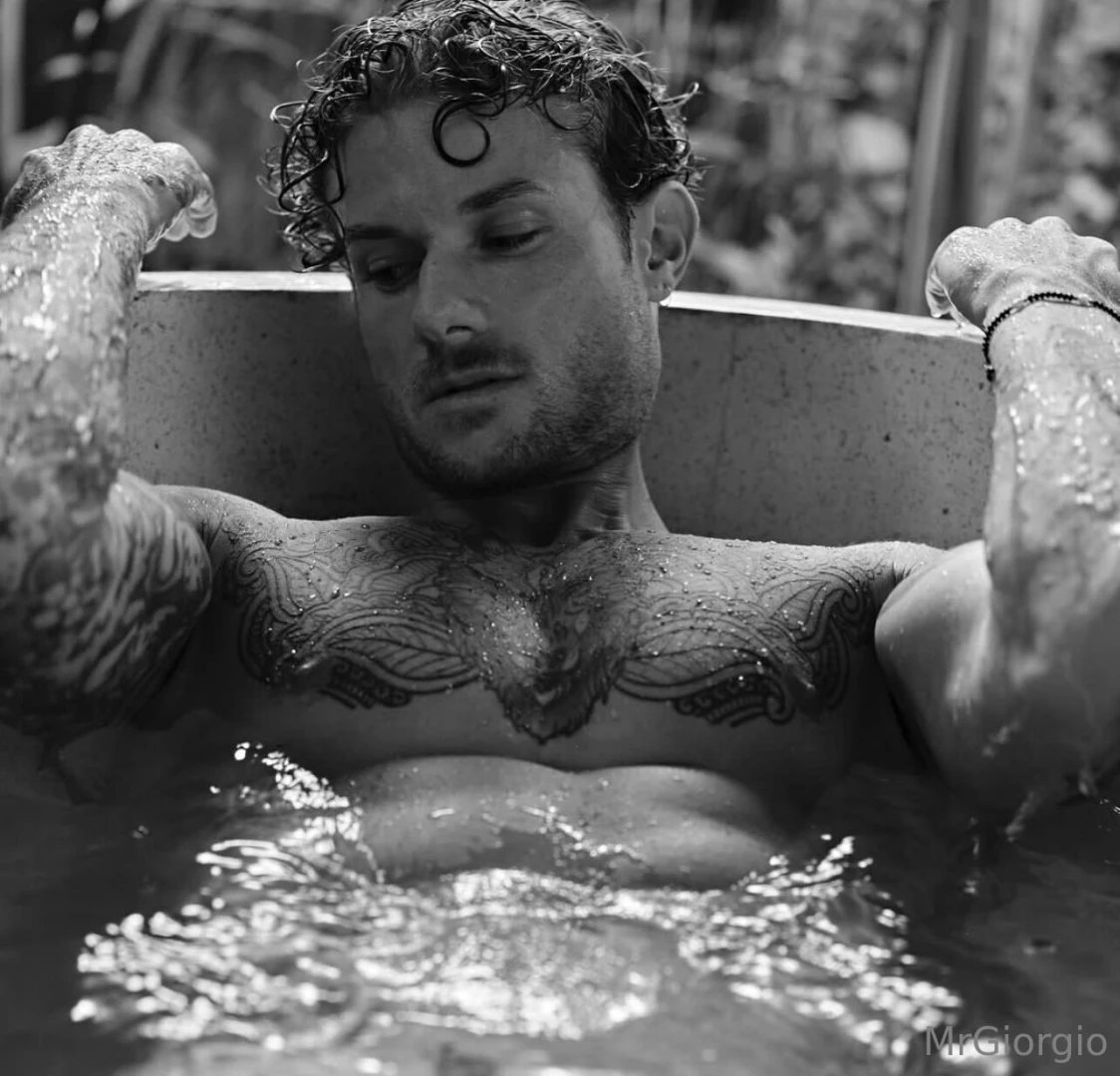 Get wet and wild with me 