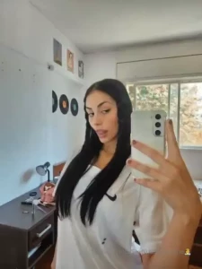 Beauty is just one of the endearing traits she possess she make people