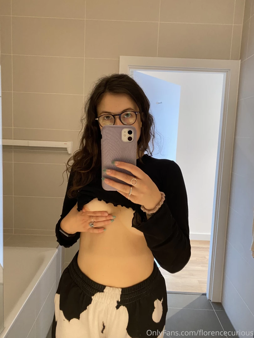 The first pics in my new bathroom i m busy moving but i got some 