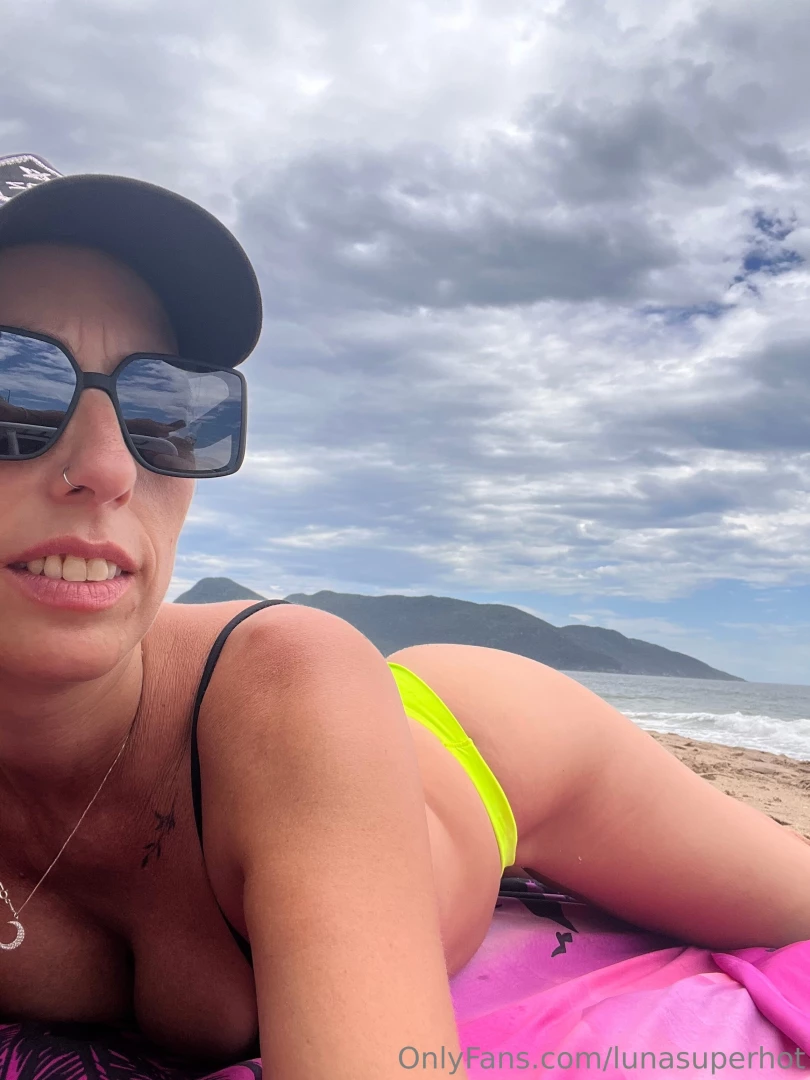 I love the beach do you like it 