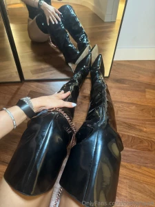 Wish i could only wear latex boots