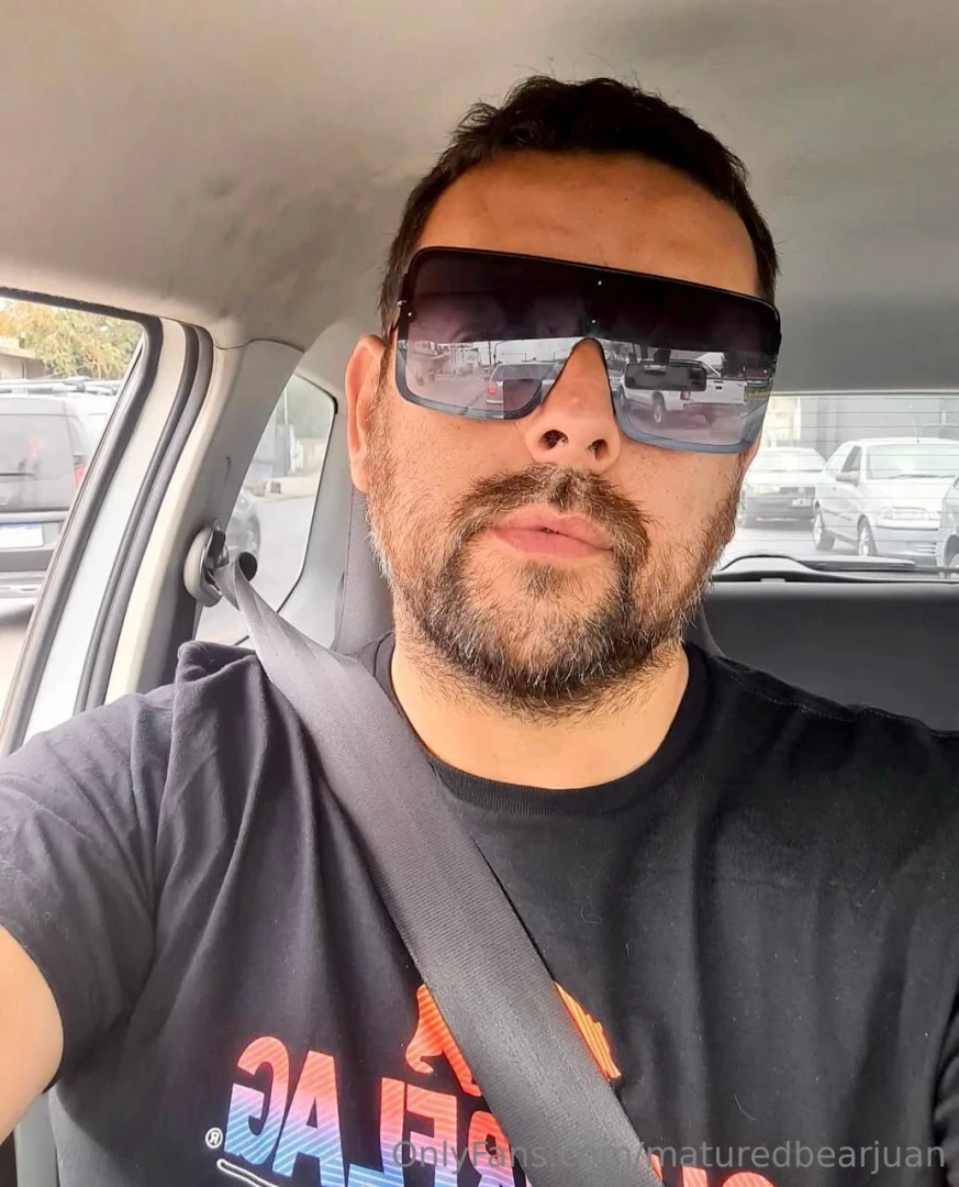 Love those sunglasses 