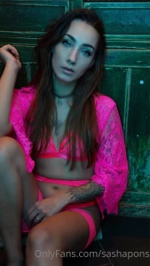 Pinky thursday do know what else is pink in the picture