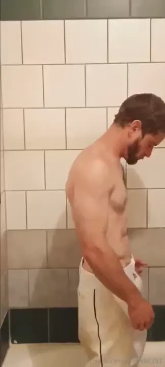 I really like doing the intro to paid post here s another me showering 