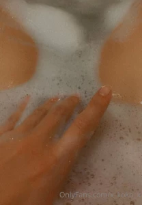 Just a sneaky bath photo for you baby wish you could come join me