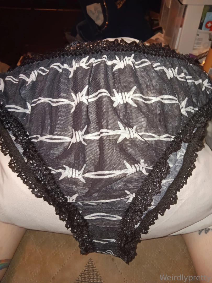 Weirdlypretty666 part 1 