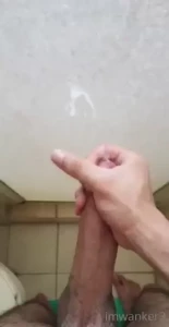 Semana de leche a la puerta de la regadera