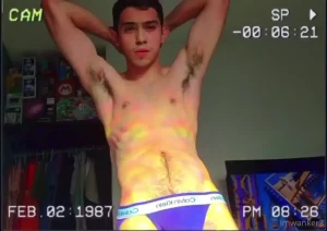 Qu tal se me va marcando el bulto ahora o las nalguitas part 1