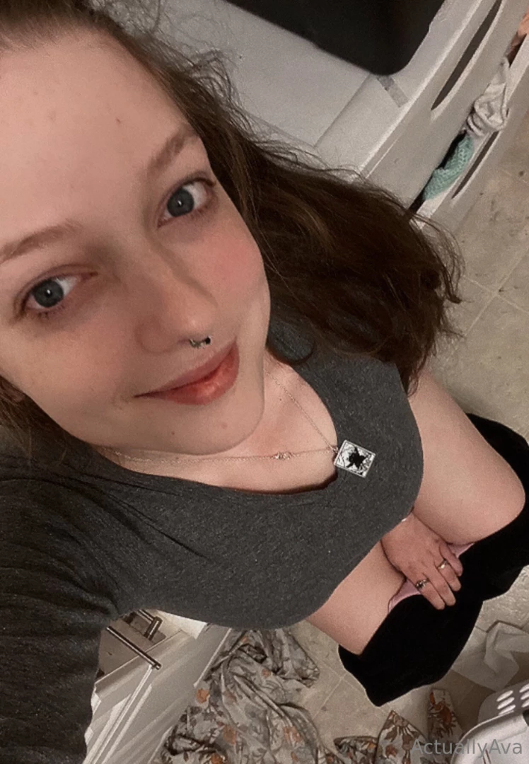 Here s a cute pic of me on the toilet for no reason 