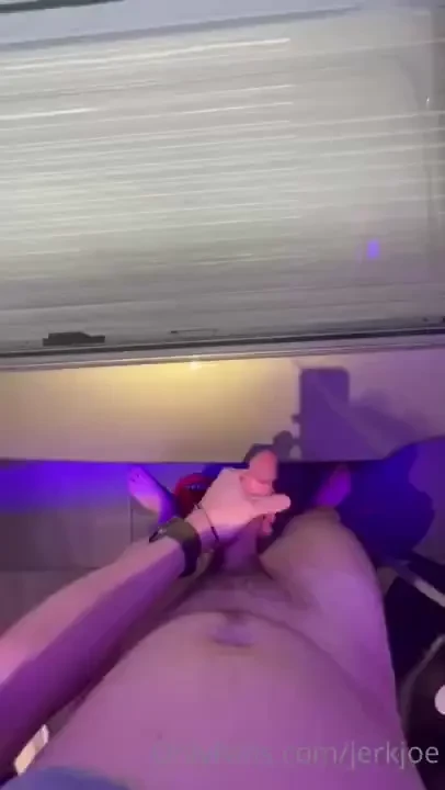 Was horny so i had to jerk one out before my tanning sesh tip if you 