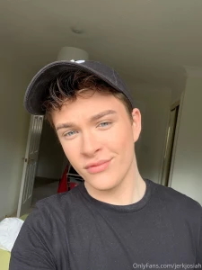 Posting a cumming vid tonight but please let me know boys what content part 2