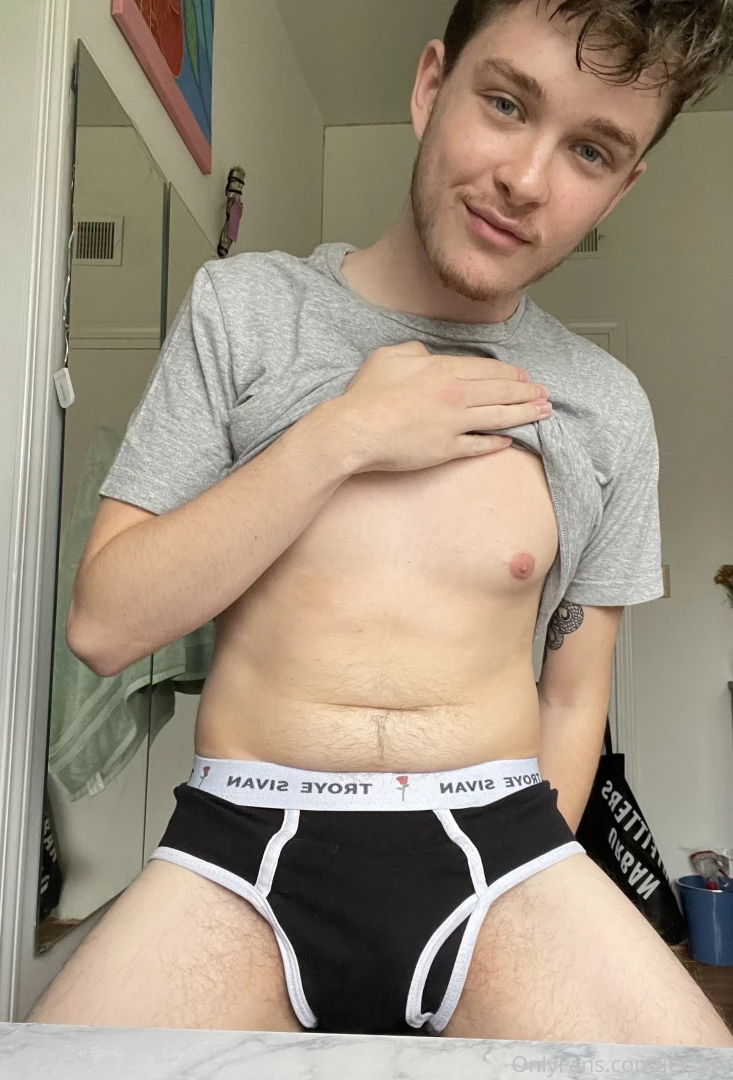 Peep the troye undies 