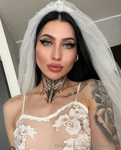 Lanaalustfree i m 22 years old let s talk i think it will be