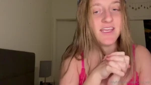 Watch me play with my vibrator i get suppppperrr wet just with the