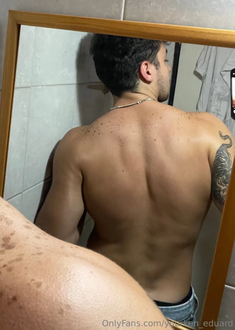 I just trained do you want to see what my muscles look like 